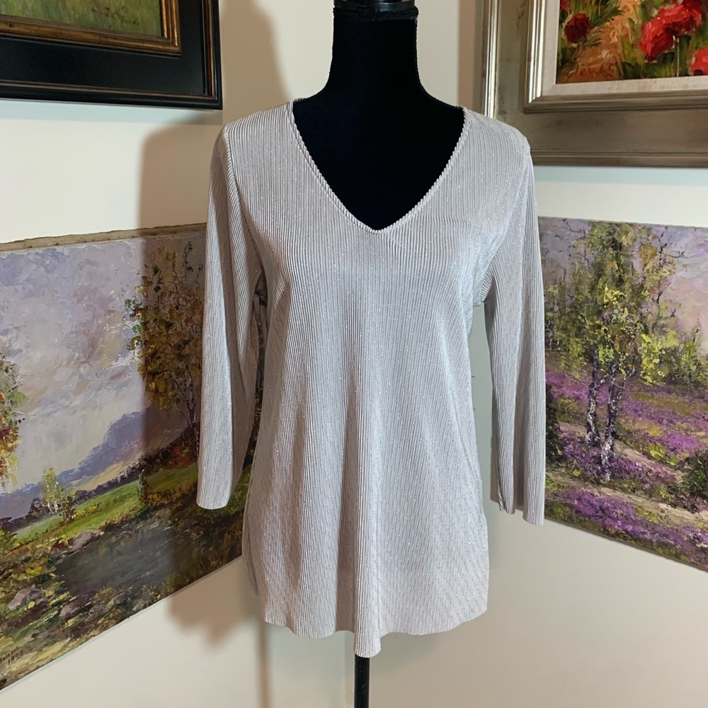 🐠 AVENUE shirt size 18/20